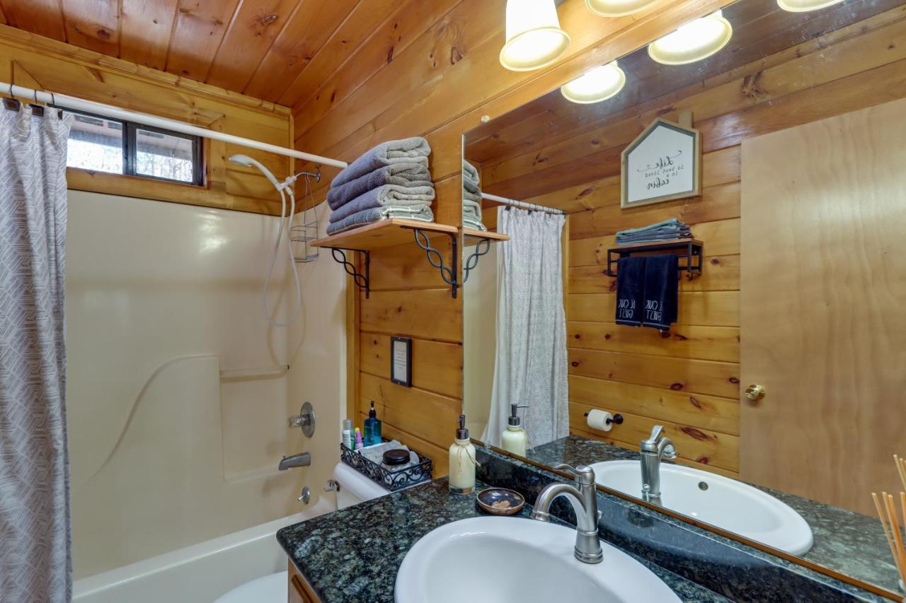 Blue Ridge Cozy Cabin In The Woods With Hot Tub! Luaran gambar