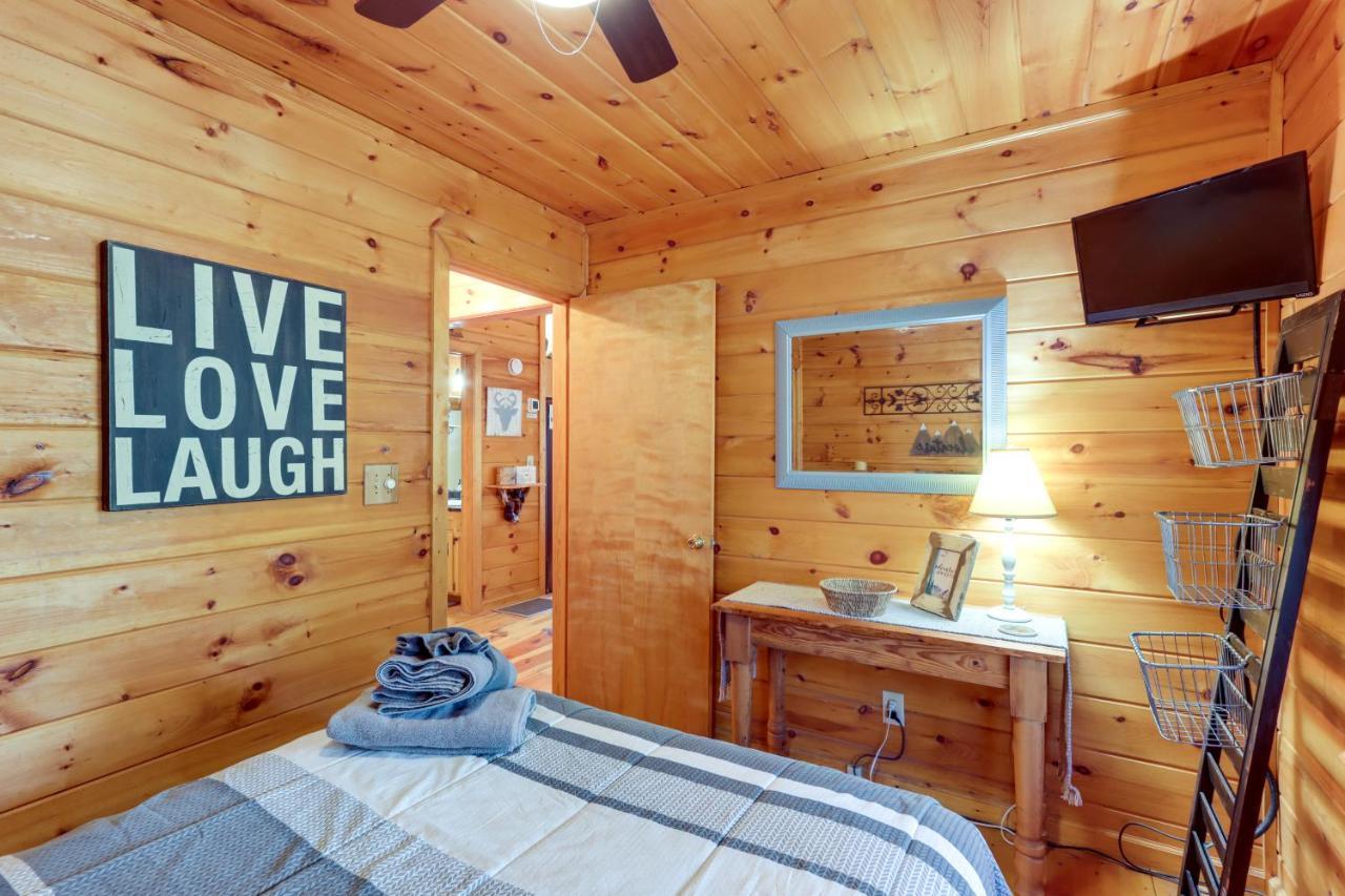 Blue Ridge Cozy Cabin In The Woods With Hot Tub! Luaran gambar